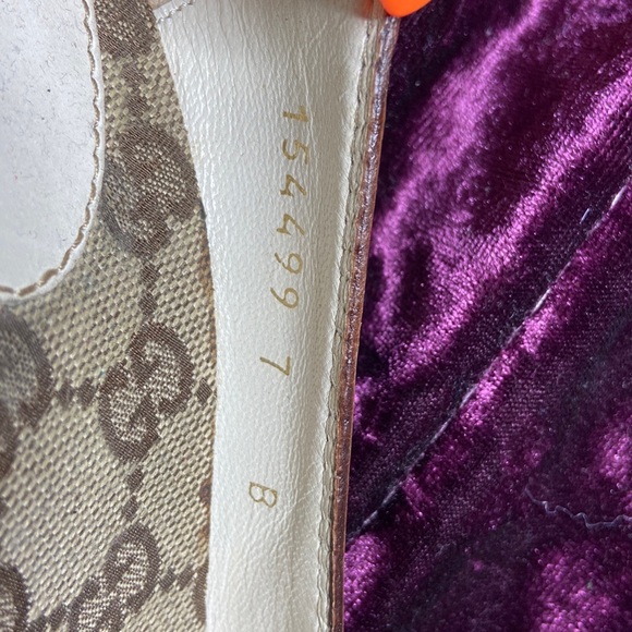Vintage Gucci heels! These are perfect for the office! - Picture 6 of 7